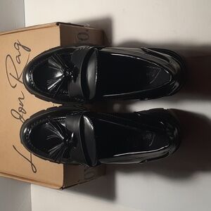 NWT. London Rag "Jonah" Ladies black tassel loafer.Size 9